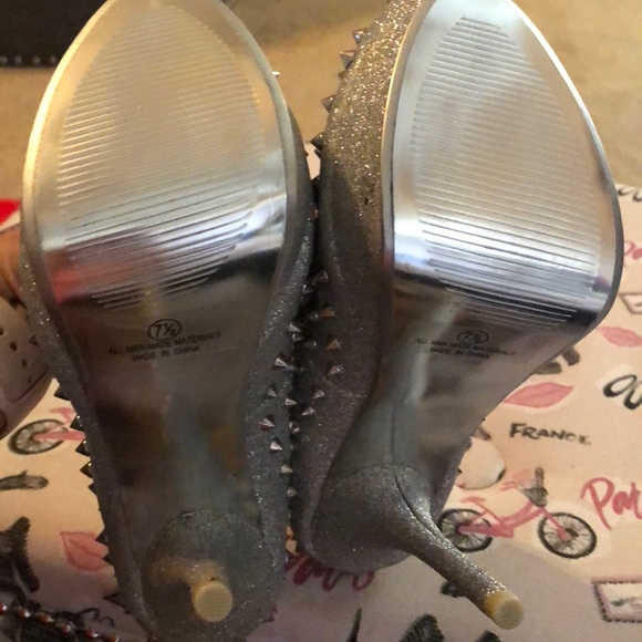 Sexy silver spiky heels - Picture 5 of 5